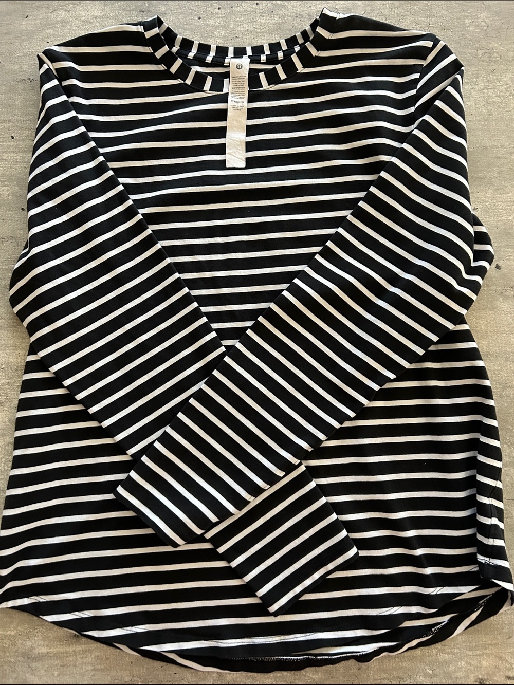 lululemon athletica Black & White Striped Long-Sleeve Tee size 10